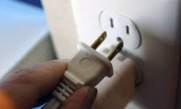 കൊല്ലത്ത് ആറാം ക്ളാസ് വിദ്യാർത്ഥി ഷോക്കേറ്റ് മരിച്ചു