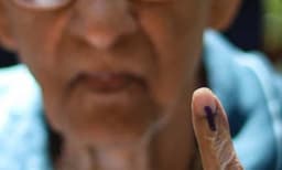 തമിഴ്നാട് നിയമസഭാ തിരഞ്ഞെടുപ്പില്‍ റെക്കോഡ് പോളിംഗ് ; അഞ്ചുമണി വരെ 82 ശതമാനം പോളിംഗ്