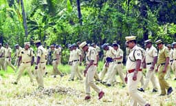 മുണ്ടത്തിക്കോട് വെടിക്കെട്ടപകടം ; പുരുഷശിരസിന്റെ ഭാഗം കണ്ടെത്തിയത് പാടത്ത് ഒരു കിലോമീറ്റര്‍ അകലെ ; 132 ശരീരഭാഗങ്ങള്‍ ലഭിച്ചു