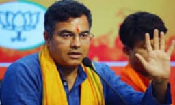 കെജ്‌രിവാൾ ‘ഡൽഹിയുടെ റഹ്മാൻ കൊള്ളക്കാരൻ’: ‘ധുരന്ധർ’ പരാമർശവുമായി ബിജെപി