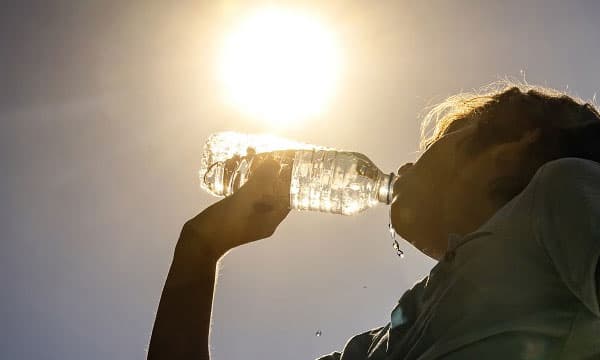 കേരളത്തില് ഉഷ്ണതരംഗ സമാനമായ സാഹചര്യം: മിക്ക ജില്ലകളിലും ജാഗ്രതാ നിര്ദ്ദേശം