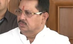 വീണ്ടും വിഷം തുപ്പി വഡേത്തിവാർ; യുഎസ് വെടിവെപ്പിൽ കോൺഗ്രസ് എം‌എൽഎയുടെ വിവാദ പരാമർശം