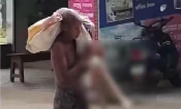 സഹോദരിയുടെ അസ്‌ഥികൂടവുമായി യുവാവ്‌ ബാങ്കില്‍