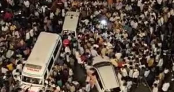 മൂന്ന് വയസ്സുകാരിയെ പീഡിപ്പിച്ചു കൊന്നു; ദേശീയപാതയിൽ മൃതദേഹവുമായി പ്രതിഷേധം