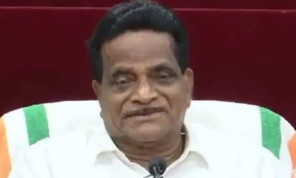 പാര്ട്ടിയെ തോല്പ്പിച്ചതിന് പിന്നാലെ കോടിയേരി ബാലകൃഷ്ണന്റെ വീട് സന്ദര്ശിച്ച് ടി.കെ. ഗോവിന്ദന്