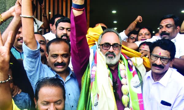 65 മണ്ഡലങ്ങളില്‍ 20,000 നു മുകളില്‍ ; 25000 നു മുകളില്‍ 24 മണ്ഡലങ്ങള്‍ ; ബി.ജെ.പിയുടെ തന്ത്രം ബംഗാള്‍ മോഡലില്‍ കേരളം പിടിക്കാന്‍  