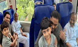 'ദുബായിലെ ഷെയ്ഖ് മുഹമ്മദ് പോലെ കേരളത്തിന്റെയും ഷെയ്ഖ് മുഹമ്മദ്'; പി കെ കുഞ്ഞാലിക്കുട്ടിയെക്കുറിച്ച് കുറിപ്പ്
