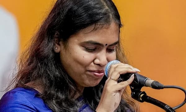 കീർത്തനയ്ക്ക് സത്യപ്രതിജ്ഞ ചെയ്യാനായില്ല; തെരഞ്ഞെടുപ്പ് സർട്ടിഫിക്കറ്റ് മറന്നു