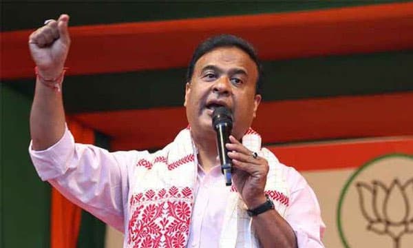 ഹിമന്ത ബിശ്വ ശര്‍മ്മ സത്യപ്രതിജ്ഞ ചെയ്തു ; അസമില്‍ തുടര്‍ച്ചയായി രണ്ടാം തവണ മുഖ്യമന്ത്രി