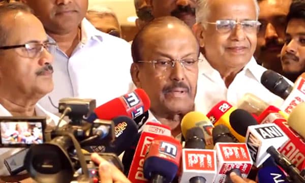 ഹൈക്കമാന്റിന്റെ തീരുമാനം വന്ന ശേഷം നിലപാട് ; എല്ലാം തങ്ങള്‍ പറയുമെന്ന് കുഞ്ഞാലിക്കുട്ടി 