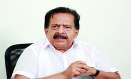 പ്രതിഷേധം കടിച്ചമര്‍ത്തി ഗുരുവായൂര്‍ യാത്ര; മന്ത്രിപദം വേണ്ടെന്ന നിലപാടില്‍ ചെന്നിത്തല