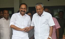 പിണറായിയുമായി കൂടിക്കാഴ്ച നടത്തി വി.ഡി. സതീശന്‍ ; വാടകവീട്ടിലെത്തി പ്രതിപക്ഷ നേതാവിനെ കണ്ടു