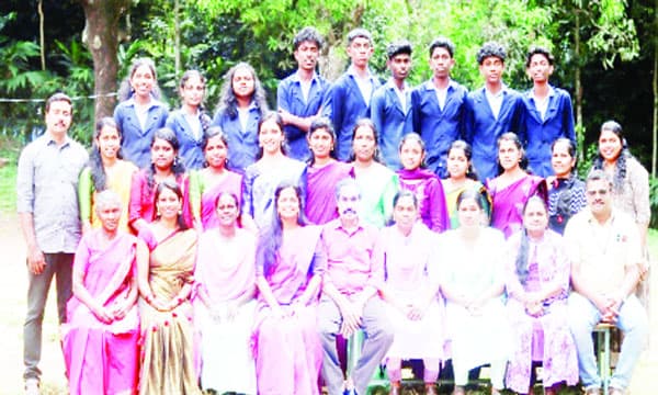 ഒരു കുടുബത്തിലുള്ളവര്‍, നഴ്‌സറി തലം മുതല്‍ ഒരേ ക്ലാസിലാണ് പഠിച്ചവര്‍ ; ഏഴുജോഡി ഇരട്ടകള്‍ എസ്എസ്എല്‍സി പരീക്ഷയെഴുതി, എല്ലാവരും ജയിച്ചു