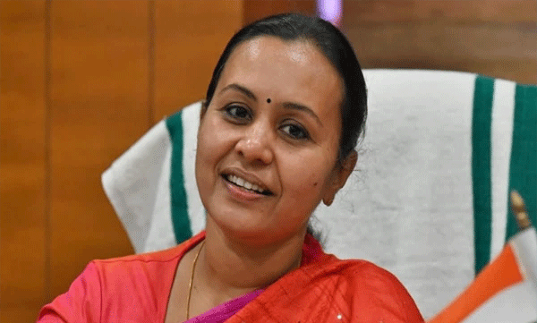 സിപിഎം പത്തനംതിട്ട ജില്ലാ കമ്മിറ്റിയിൽ വീണ ജോർജിന് വിമർശനം; `തോൽപ്പിച്ചത് പെരുമാറ്റം, പ്രവർത്തകർ വിളിച്ചാൽ പോലും ഫോൺ എടുക്കില്ല