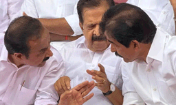 യുഡിഎഫ് മന്ത്രിമാര്‍ക്ക് പഴയ കാര്‍: മുഖ്യമന്ത്രി ഉപയോഗിക്കുക വി.എന്‍ വാസവര്‍ ഉപയോഗിച്ച കാര്‍ 
