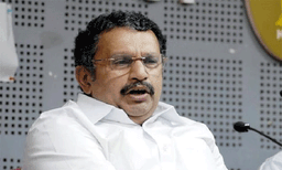 മുരളിക്ക് കടുത്ത അതൃപ്തി, വകുപ്പ് വൈദ്യുതിയെങ്കിൽ ചുമതലയേൽക്കാനില്ലെന്ന് മുരളീധരൻ