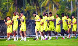 കലാശക്കൊട്ടിന്‌ ബ്ലാസ്‌റ്റേഴ്‌സ്‌ ,കൊച്ചിയില്‍ സീസണിലെ അവസാന മത്സരത്തില്‍ ഇന്ന്‌ എഫ്‌.സി. ഗോവയെ നേരിടും