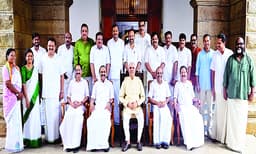 എല്ലാം മുഖ്യമന്ത്രി 'കാണും'; വി.ഡി.എസ്‌. അറിയാതെ ഒന്നും നടക്കില്ല