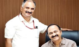 സതീശന്റെ സ്‌നേഹകാലം; സാക്ഷിയായി ജെയിംസ്‌