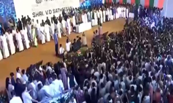 സത്യപ്രതിജ്ഞാ ചടങ്ങില്‍ വന്ദേമാതരം ; തമിഴ്‌നാടിന് പിന്നാലെ കേരളത്തിലും വിവാദം ; കോണ്‍ഗ്രസ് മതേതരത്വം വിട്ടോ എന്ന് സിപിഐഎം