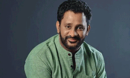 റസൂല്‍ പൂക്കുട്ടി കേരള ചലച്ചിത്ര അക്കാദമി ചെയര്‍മാന്‍ സ്ഥാനം രാജിവെച്ചു 

