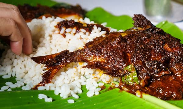 അഞ്ചു രൂപയ്ക്ക് മീന്‍കൂട്ടി ഉച്ചയ്ക്ക് ഊണ് ; സ്ത്രീകള്‍ക്ക് പ്രതിമാസം മൂവായിരം രൂപ ; കുറഞ്ഞവിലയ്ക്ക് ഭക്ഷണം കിട്ടാന്‍ 400 കാന്റീനുകളും
