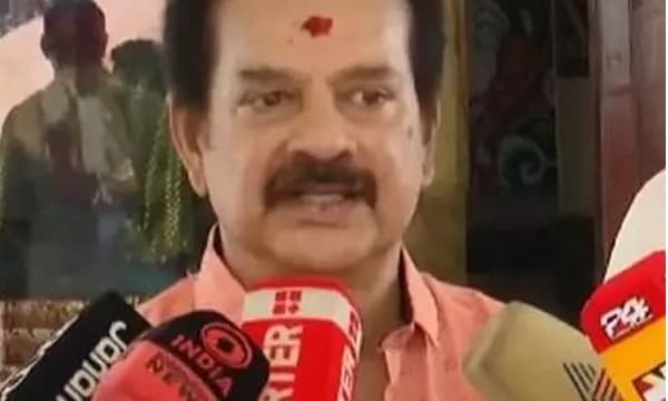 ഇഡിയെ ആക്രമിച്ചത് പിണറായിയെ പ്രതിപക്ഷ നേതൃസ്ഥാനത്ത് നിന്ന് മാറ്റാൻ വേണ്ടി: ദേവൻ