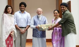 മകളുടെ വിവാഹത്തിന് പ്രധാനമന്ത്രി നരേന്ദ്ര മോദിയെ ക്ഷണിച്ച് ഖുശ്ബുവും സുന്ദര്‍ സിയും 
