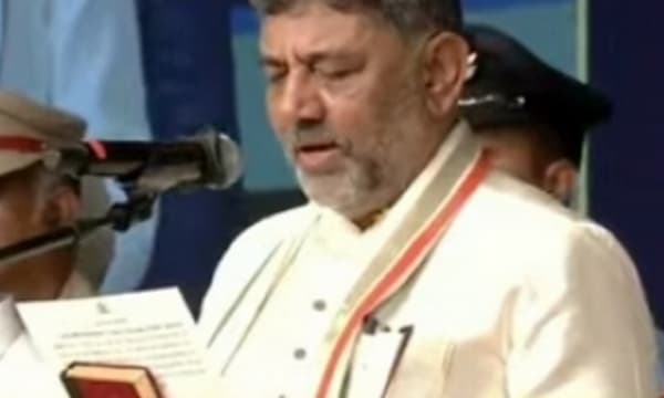 കർണാടക മുഖ്യമന്ത്രിയായി ഡി.കെ. ശിവകുമാർ സത്യപ്രതിജ്ഞ ചെയ്തു; ജി പരമേശ്വര ഉപ മുഖ്യമന്ത്രി