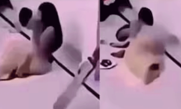 മൊബൈല്‍ ഫോണ്‍ നല്‍കിയില്ല: അമ്മയെ ബാറ്റുകൊണ്ട് മര്‍ദ്ദിച്ച് മകന്‍, ദൃശങ്ങള്‍ പുറത്ത്
