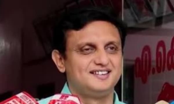 കേരളത്തിൽ കേന്ദ്രത്തിന്റെ നിയന്ത്രണത്തിലുള്ള ഭരണപക്ഷം; മുഹമ്മദ് റിയാസിന്റെ ഫേസ്ബുക്ക് പരിഹാസം
