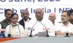 ഇന്ത്യ സഖ്യത്തിന്റെ യോഗം അവസാനിച്ചു; 5 പ്രധാന വിഷയങ്ങളിൽ സമവായം: ചീഫ് ജസ്റ്റിസിന് കത്ത് അയയ്ക്കും 