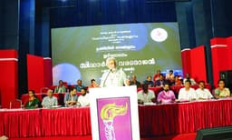 അമിത്‌ ഷായുടെ അഭിപ്രായം ഏതര്‍ഥത്തില്‍ 
ശരിയാകും: സിദ്ധാര്‍ത്ഥ്‌ വരദരാജന്‍