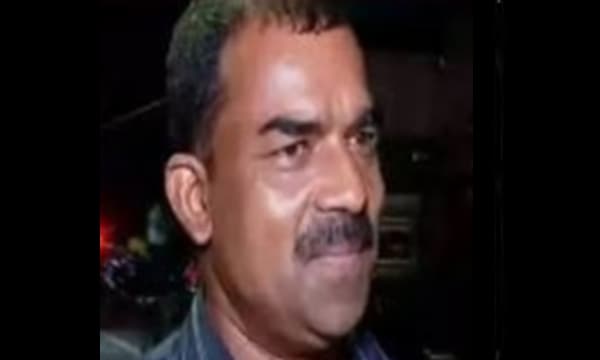 പിണറായി വാഴ്ത്തുപാട്ടുകാരൻ ‘ജോലിക്ക് പുറത്തായി’; കരാർ സേവനം മതിയെന്ന് സർക്കാർ