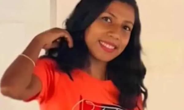 സ്നേഹ മെർലിൻ വില്ലത്തി; പെൺകുട്ടിയെ അശ്ലീല ദൃശ്യങ്ങൾ കാട്ടി വശത്താക്കി; പിതാവിനെതിരെ കെട്ടിച്ചമച്ച പരാതി