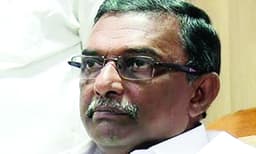 പത്‌മകുമാറിനെ ഭയം? സസ്‌പെന്‍ഷന്‍ നേതൃത്വത്തിന്റെ തിരക്കഥ