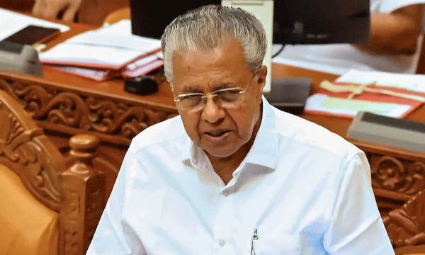 സംഘപരിവാര്‍ താല്പര്യങ്ങള്‍ക്ക് സര്‍ക്കാര്‍ വഴങ്ങിക്കൊടുക്കുന്നു ; രൂക്ഷമായി വിമര്‍ശിച്ച് പിണറായി വിജയന്‍