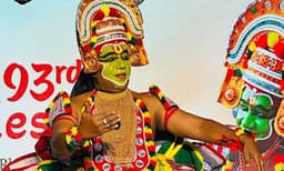 മണലൂർ ഗോപിനാഥന്റെ ഓട്ടൻതുള്ളലിൽ അലിഞ്ഞ് ദോഹ

