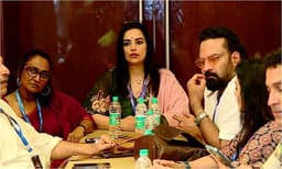 'അമ്മ' ഭരണസമിതി രാജിവച്ചു; ശ്വേതാ മേനോന്‍ സംഘടന വിട്ടു