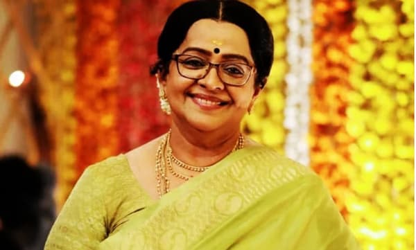 സ്‌നേഹപൂര്‍വം പടിയിറങ്ങുന്നു...സത്യത്തിനും ന്യായത്തിനും ശ്വേതയ്ക്കുമൊപ്പം; അമ്മയില്‍ നിന്ന് രാജിവെച്ച് മല്ലിക സുകുമാരന്‍ 
