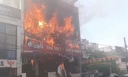 ലഖ്നൗവിൽ കോച്ചിംഗ് കം ഗെയിമിംഗ് സെന്ററിൽ സെന്ററിൽ വൻ തീപിടുത്തം: 11 മരണം