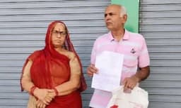 മരിക്കാൻ അനുവദിക്കണമെന്ന് പ്രായമായ ദമ്പതികൾ; ദയാവധത്തിന് ജില്ലാ കളക്ടർക്ക് നിവേദനം നൽകി