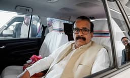 ജോര്‍ജ്‌ കുര്യന്‍ രാജിവച്ചു
