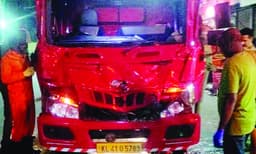 കെ.എസ്‌.ആര്‍.ടി.സി. ബസിന്‌ 
പിന്നില്‍ മിനിലോറി ഇടിച്ച്‌ അപകടം