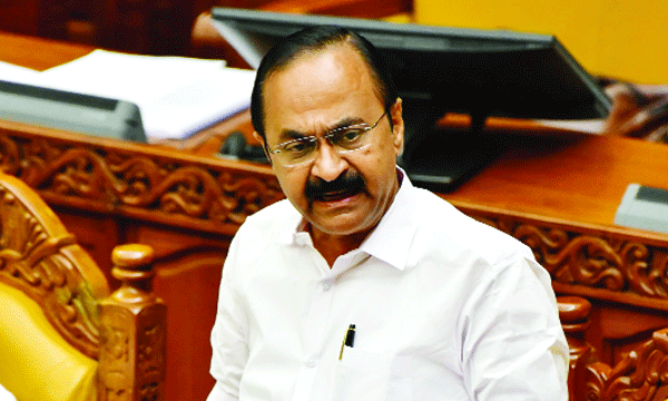പ്രതിപക്ഷമായിരുന്നപ്പോള്‍ അഴിമതി ; മുഖ്യമന്ത്രിയായപ്പോള്‍ കൂട്ടുനില്‍ക്കുന്നു ; മദ്യനയത്തില്‍ വിമര്‍ശിച്ച് ദേശാഭിമാനി