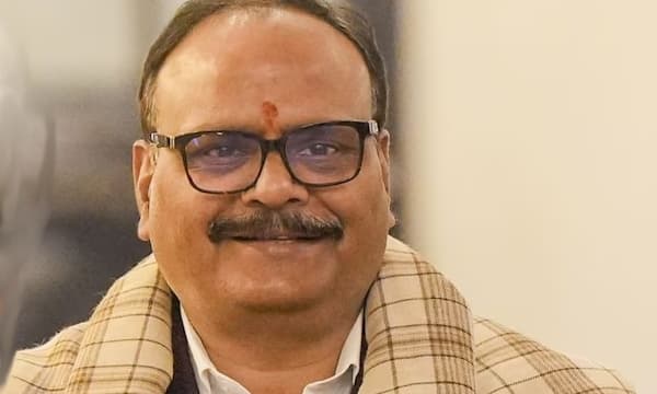 രാമക്ഷേത്ര വിവാദം കത്തുമ്പോൾ ബാബറി മസ്ജിദ് ഫണ്ടിനെക്കുറിച്ച് ചോദ്യമുന്നയിച്ച് യുപി ഉപമുഖ്യമന്ത്രി