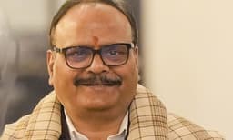 രാമക്ഷേത്ര വിവാദം കത്തുമ്പോൾ ബാബറി മസ്ജിദ് ഫണ്ടിനെക്കുറിച്ച് ചോദ്യമുന്നയിച്ച് യുപി ഉപമുഖ്യമന്ത്രി
