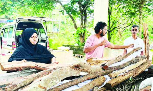 മുന്‍ ആര്‍.എസ്.എസ്. പ്രവര്‍ത്തകന്‍ കോഴിക്കോട് മെഡിക്കല്‍ കോളജ് ആശുപത്രിയില്‍ മരിച്ചു ; ആരുമെത്തിയില്ല, ചിതയൊരുക്കിയത് ജില്ലാ പഞ്ചായത്ത് അംഗം ഇര്‍ഫാന ഇഖ്ബാല്‍