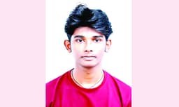 ഇല്ലായ്‌മകളെ മറികടന്ന്‌ വിനായകിന്‌  ബി ഫാമില്‍ ഒന്നാംറാങ്ക്‌, മിന്നുംവിജയം അച്‌ഛനു സമര്‍പ്പിച്ച്‌ മകന്‍