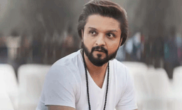 '' രാജേഷ് ഇപ്പോഴും കിടപ്പിലാണ്, തെറാപ്പിയുടെ ഭാഗമായി എഴുന്നേല്‍പ്പിച്ച് നിര്‍ത്തുന്നുണ്ട്, കൈ കാലുകളുടെ ചലനവും മെച്ചമാകുന്നുണ്ട് '' 

